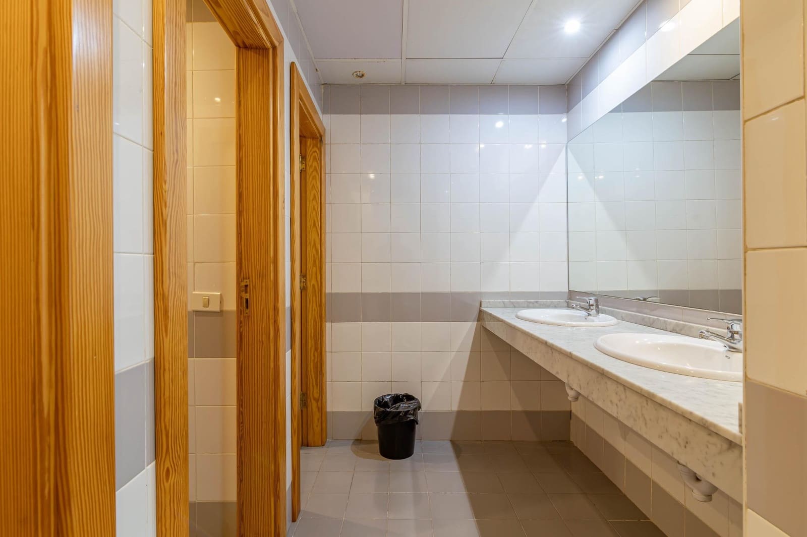 Kommersiell til salgs i Las Palmas de Gran Canaria - € 290 000 (Ref: 9141630)