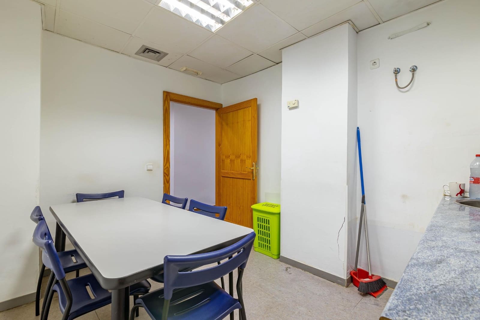 Kommersiell til salgs i Las Palmas de Gran Canaria - € 290 000 (Ref: 9141630)