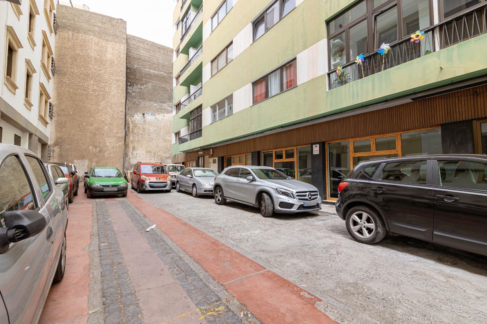 Kommersiell til salgs i Las Palmas de Gran Canaria - € 290 000 (Ref: 9141630)