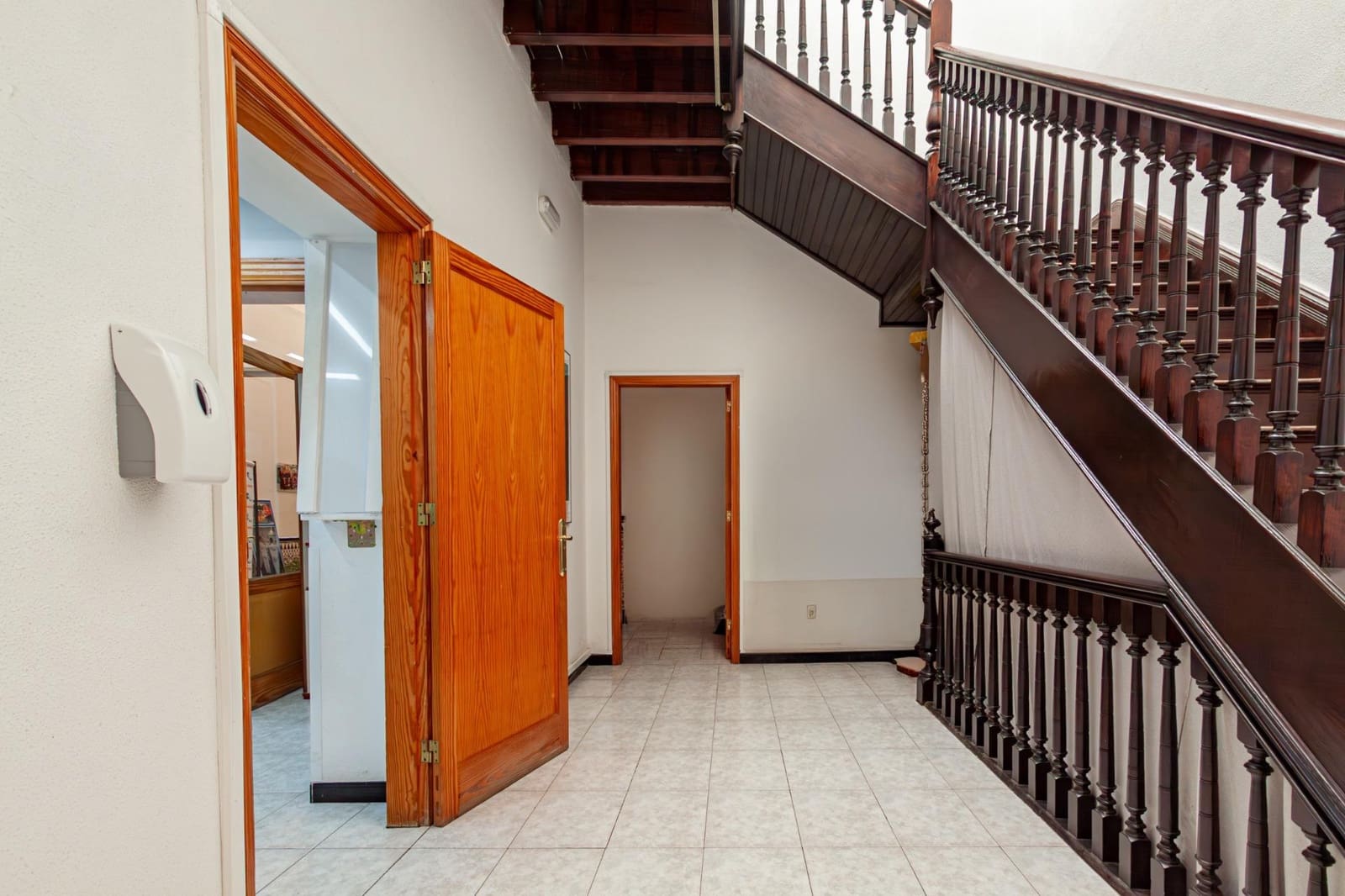 Office for sale in Las Palmas de Gran Canaria - € 690,000 (Ref: 9165115)