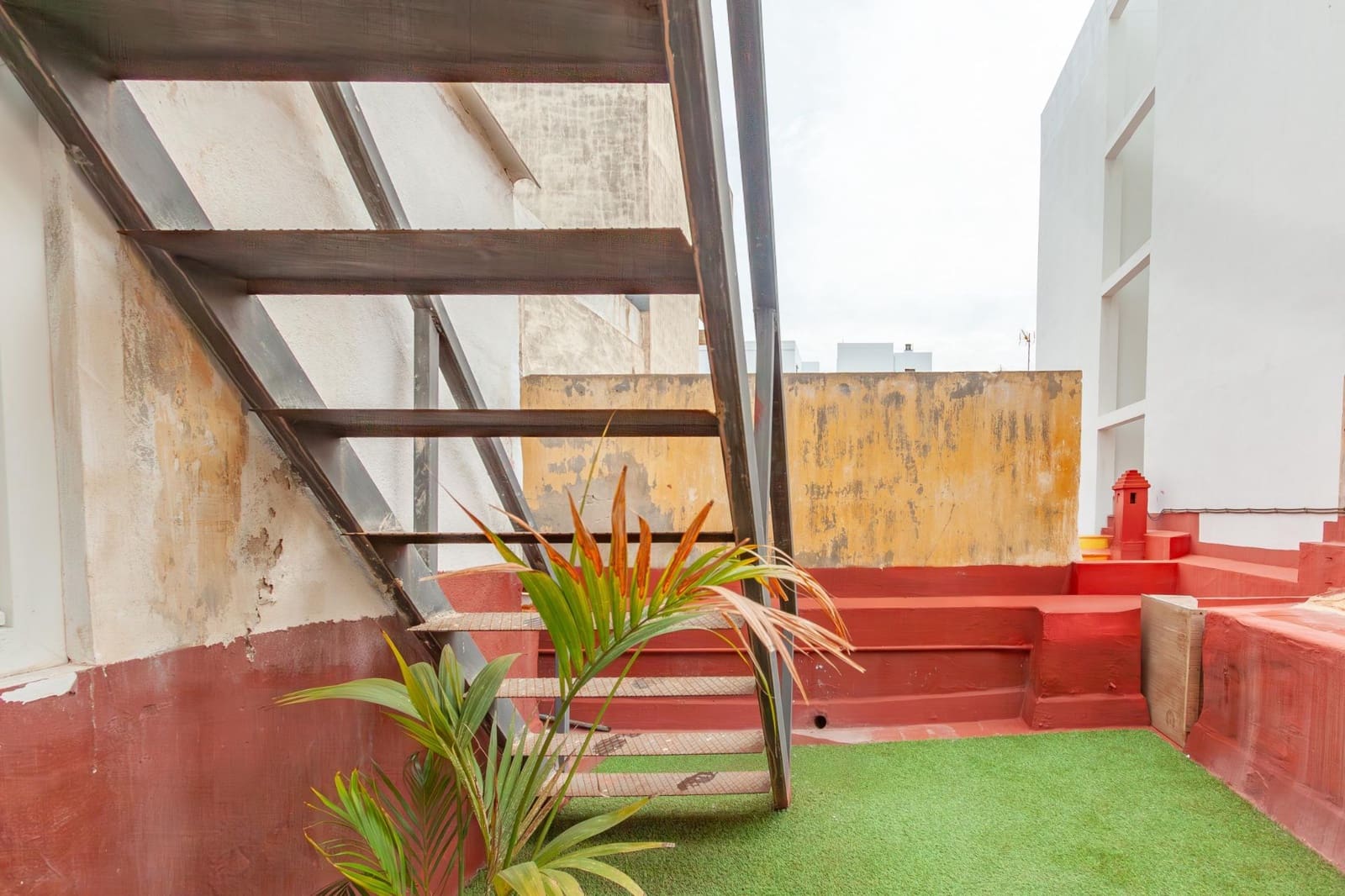 Office for sale in Las Palmas de Gran Canaria - € 690,000 (Ref: 9165115)