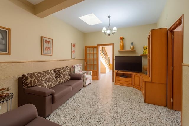 Adosado de 4 habitaciones en Gáldar en venta con garaje - 208.000 € (Ref: 9183694)