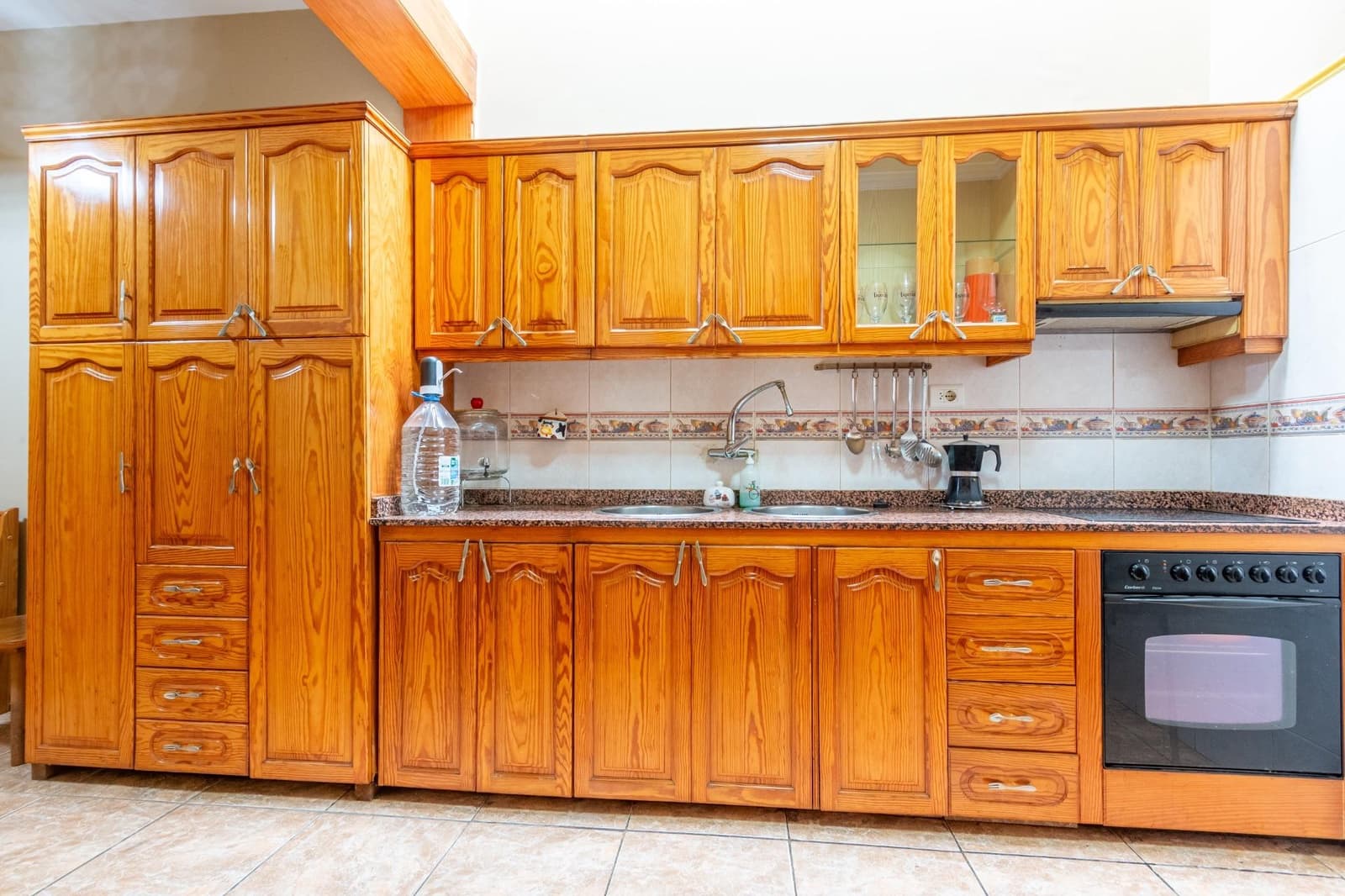 4 bedroom Terraced Villa for sale in Galdar with garage - € 208,000 (Ref: 9183694)