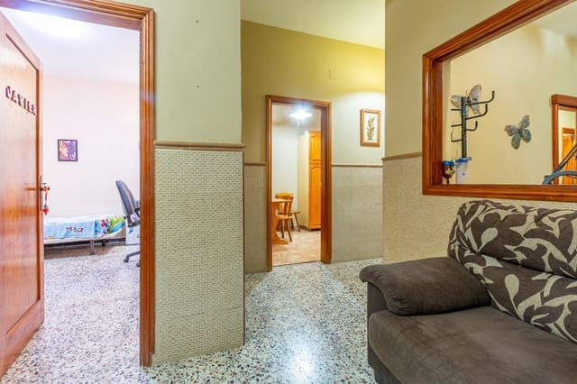 Adosado de 4 habitaciones en Gáldar en venta con garaje - 208.000 € (Ref: 9183694)
