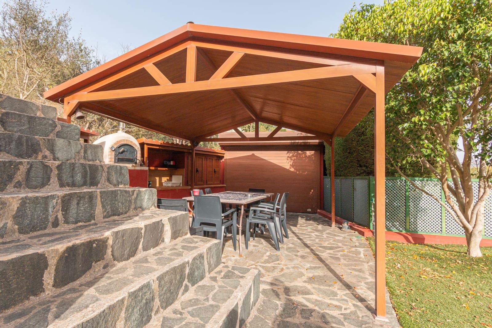 6 soveværelse Villa til salg i Santa Brigida med swimmingpool garage - € 1.450.000 (Ref: 9185443)