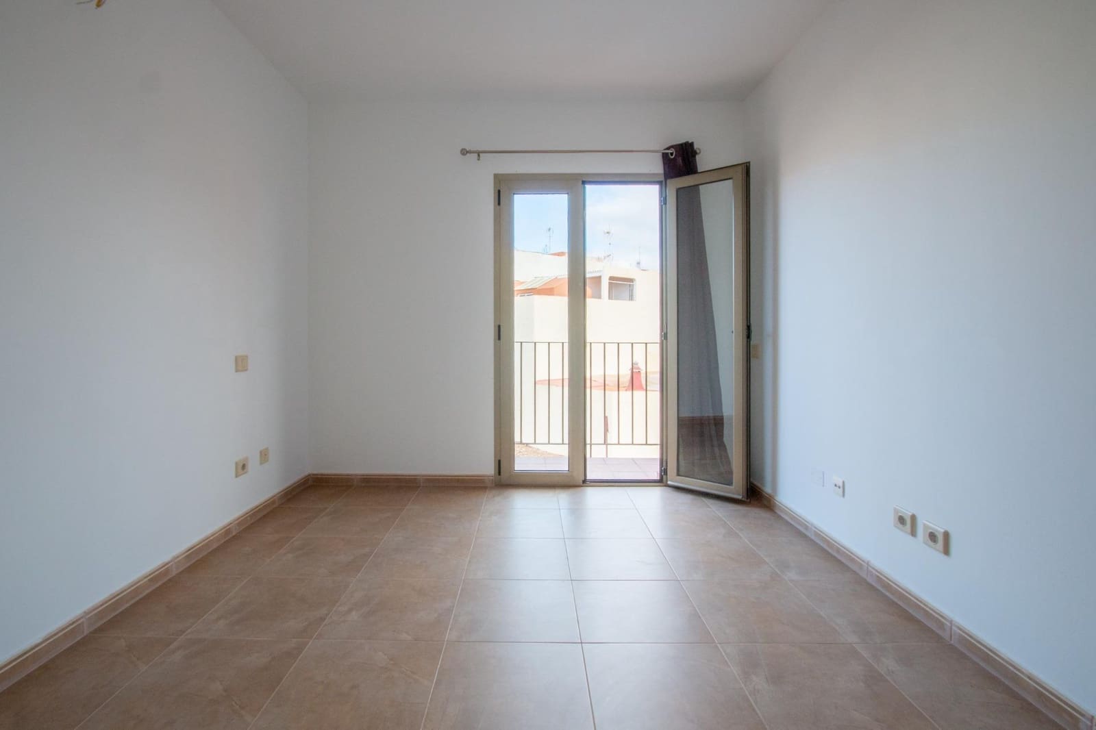 3 bedroom Apartment for sale in Santa Lucia de Tirajana with garage - € 320,000 (Ref: 9262629)