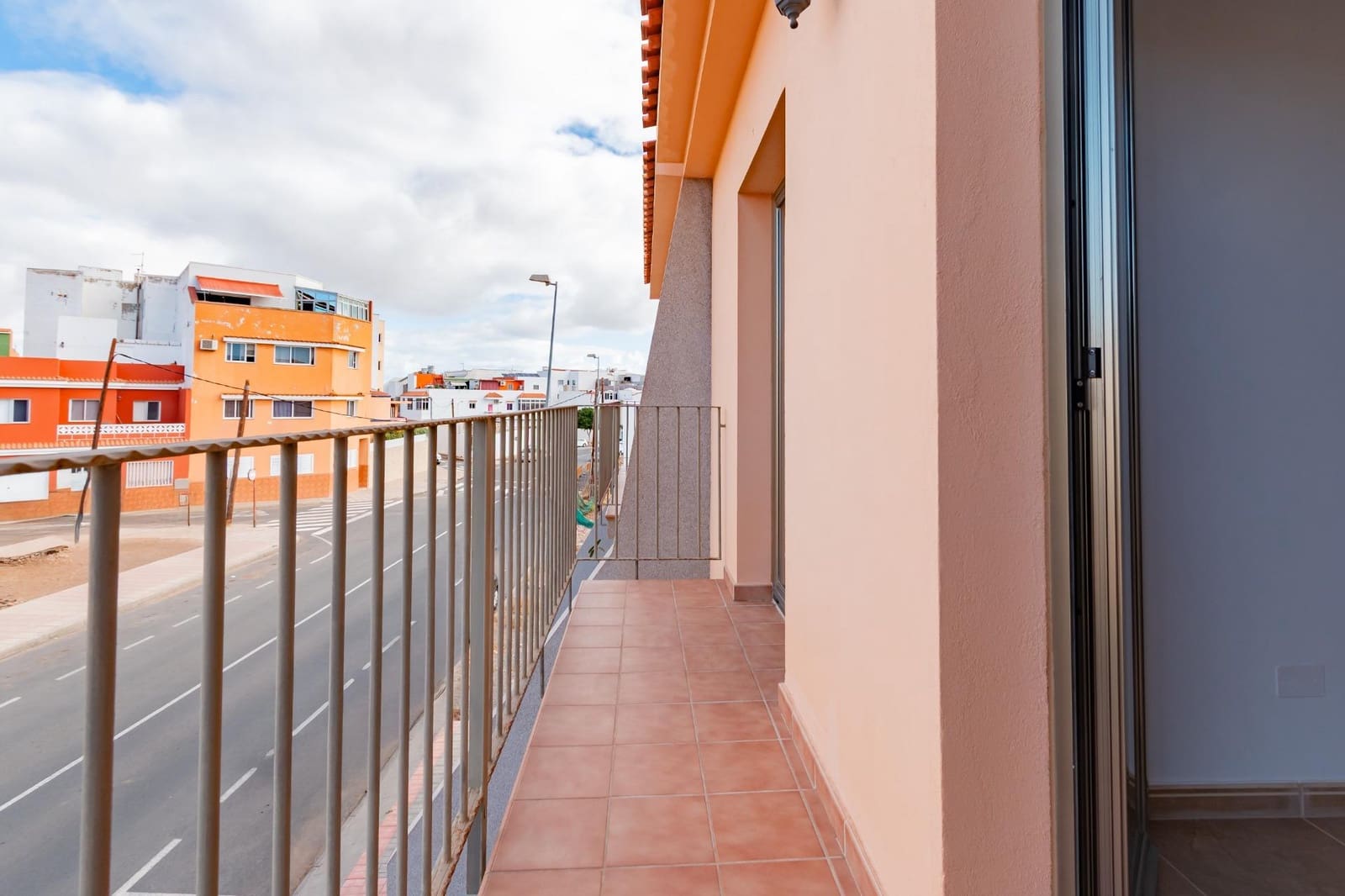 3 bedroom Apartment for sale in Santa Lucia de Tirajana with garage - € 320,000 (Ref: 9262629)