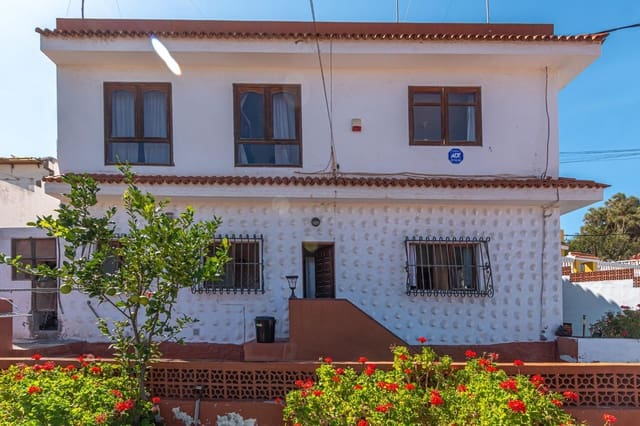 7 soverom Villa til salgs i Marzagan, Las Palmas de Gran Canaria med svømmebasseng garasje - € 395 000 (Ref: 9301071)