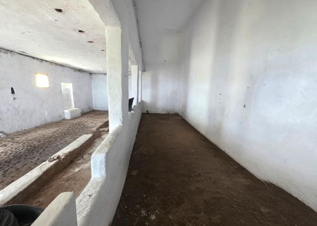 Grunde uden byggetilladelser til salg i Moya - € 126.000 (Ref: 9308544)