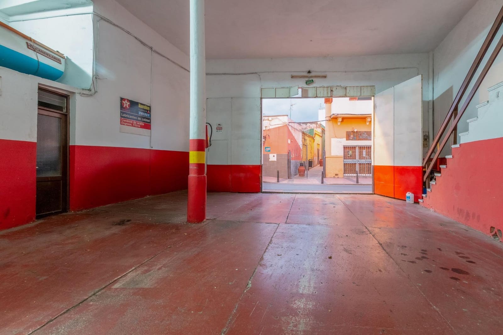 4 slaapkamer Commercieel te koop in Telde met garage - € 1.350.000 (Ref: 9390921)
