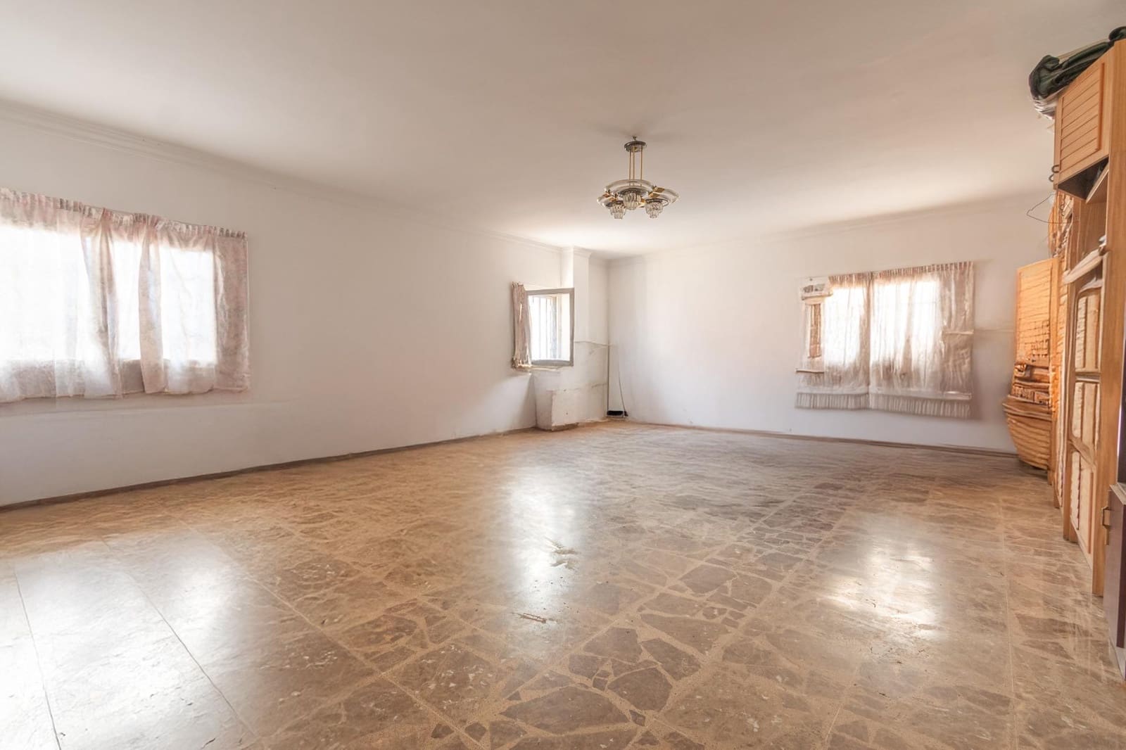 4 slaapkamer Commercieel te koop in Telde met garage - € 1.350.000 (Ref: 9390921)