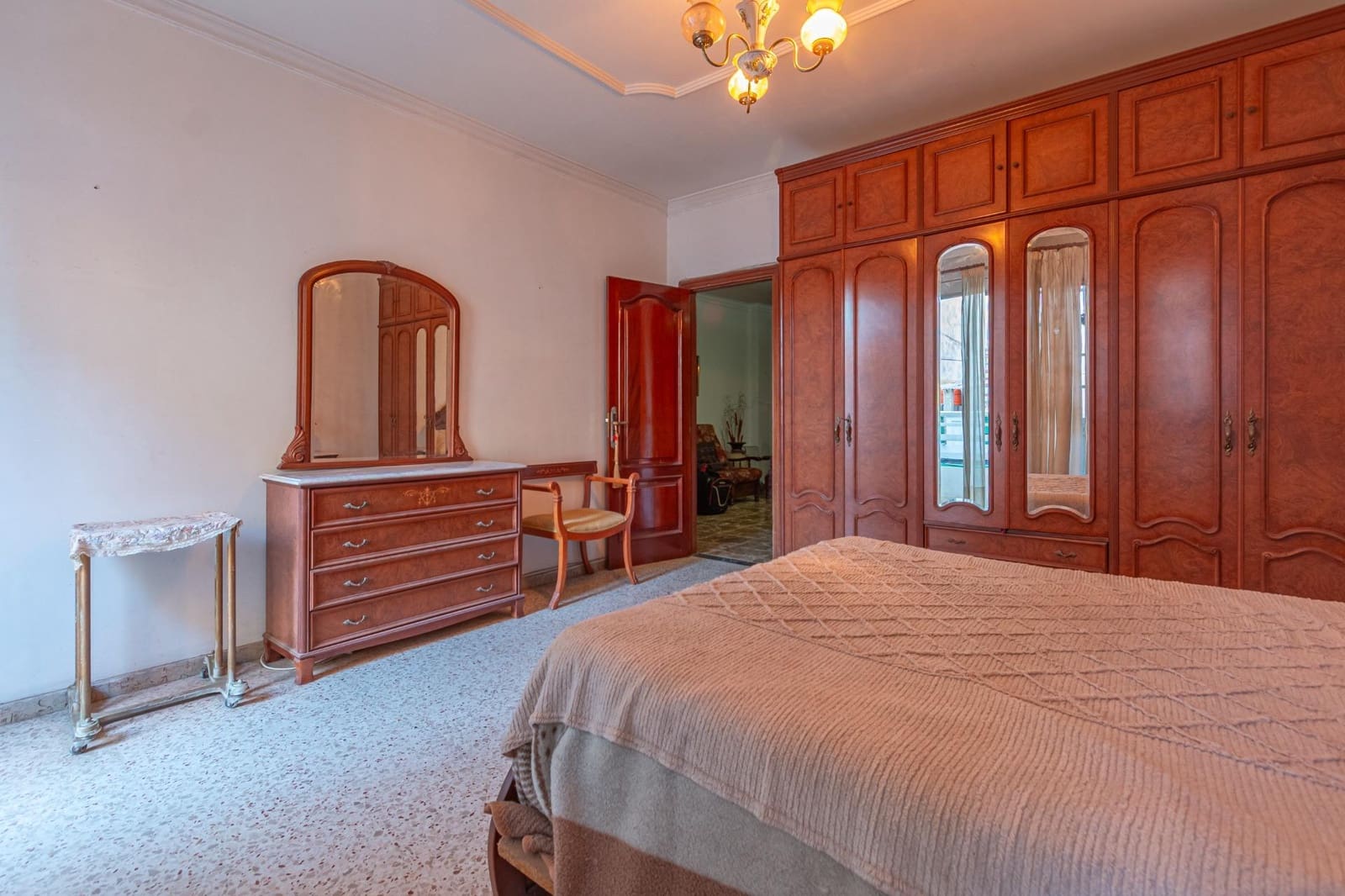 4 slaapkamer Commercieel te koop in Telde met garage - € 1.350.000 (Ref: 9390921)