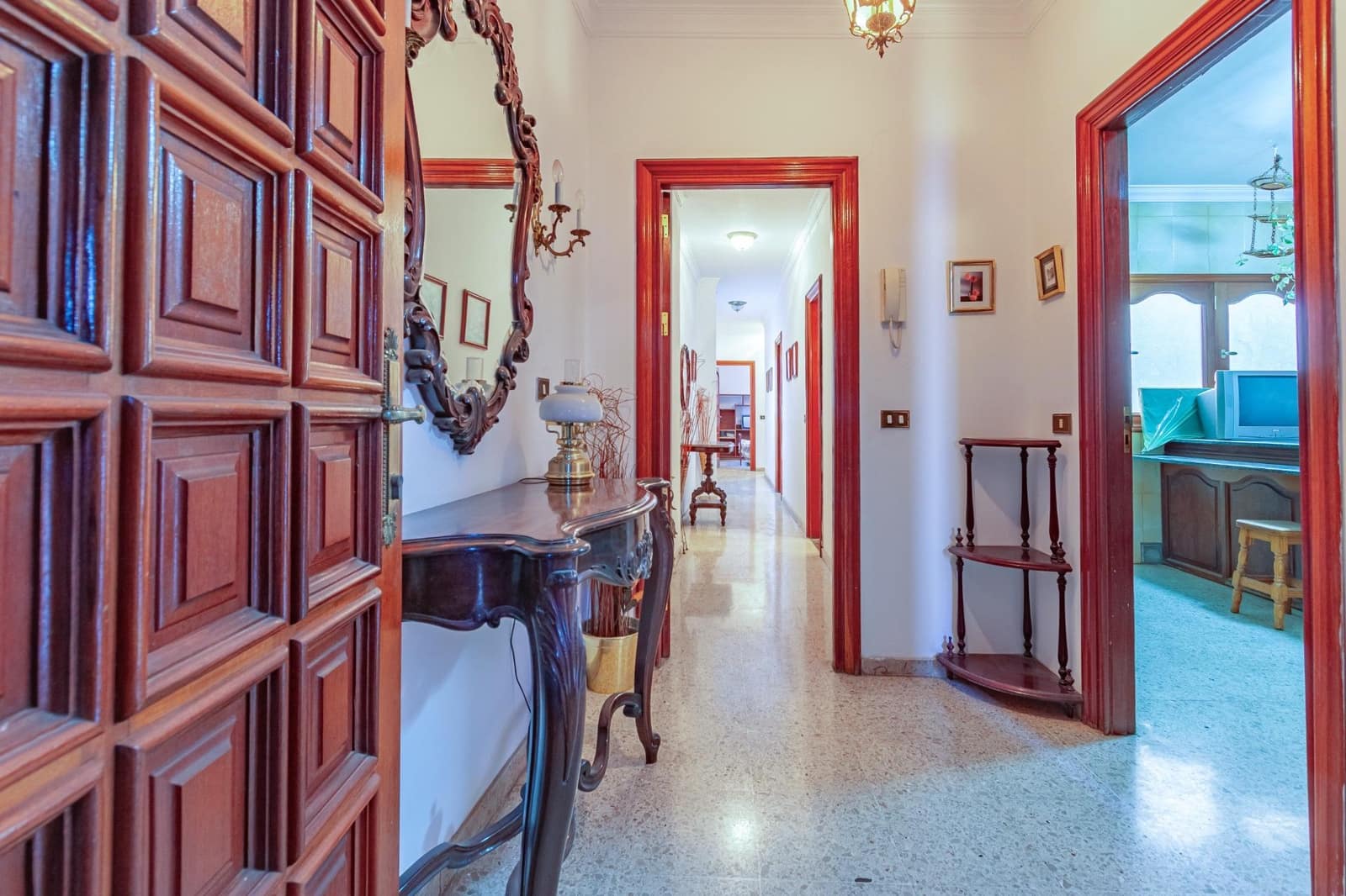 4 slaapkamer Commercieel te koop in Telde met garage - € 1.350.000 (Ref: 9390921)