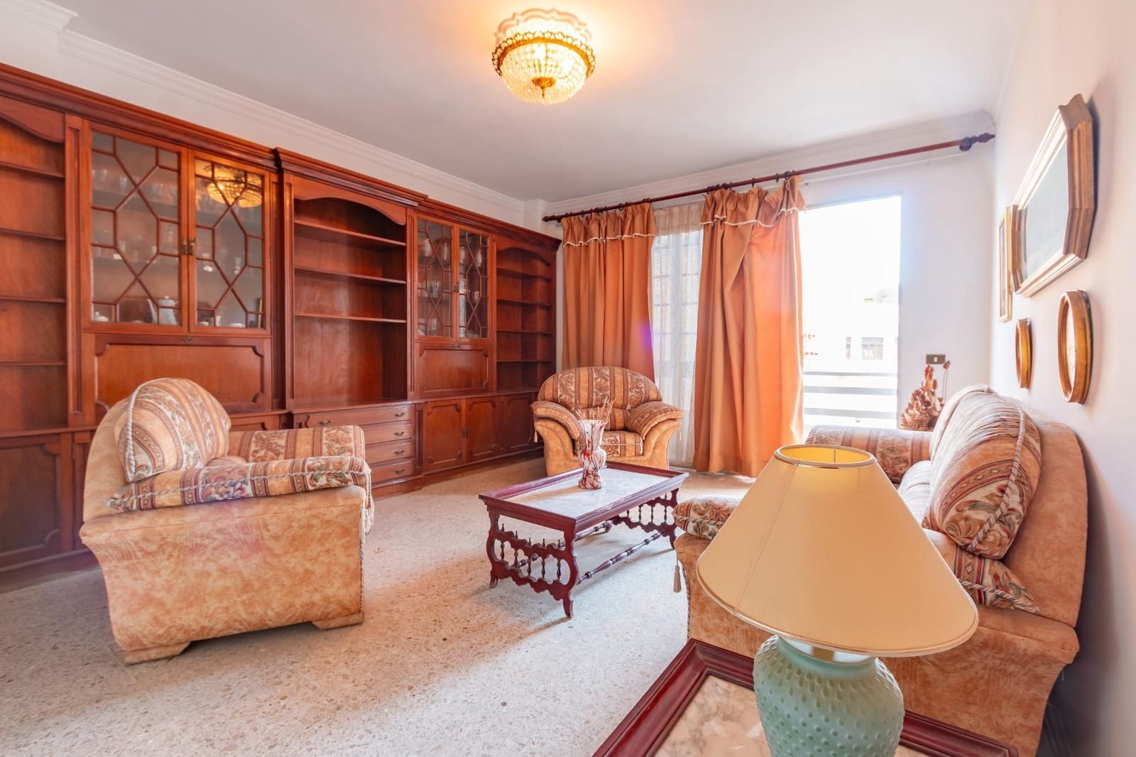 4 slaapkamer Commercieel te koop in Telde met garage - € 1.350.000 (Ref: 9390921)