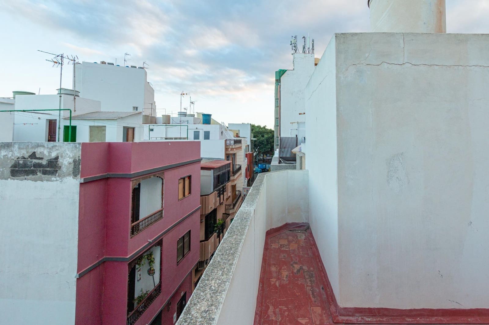 4 slaapkamer Commercieel te koop in Telde met garage - € 1.350.000 (Ref: 9390921)