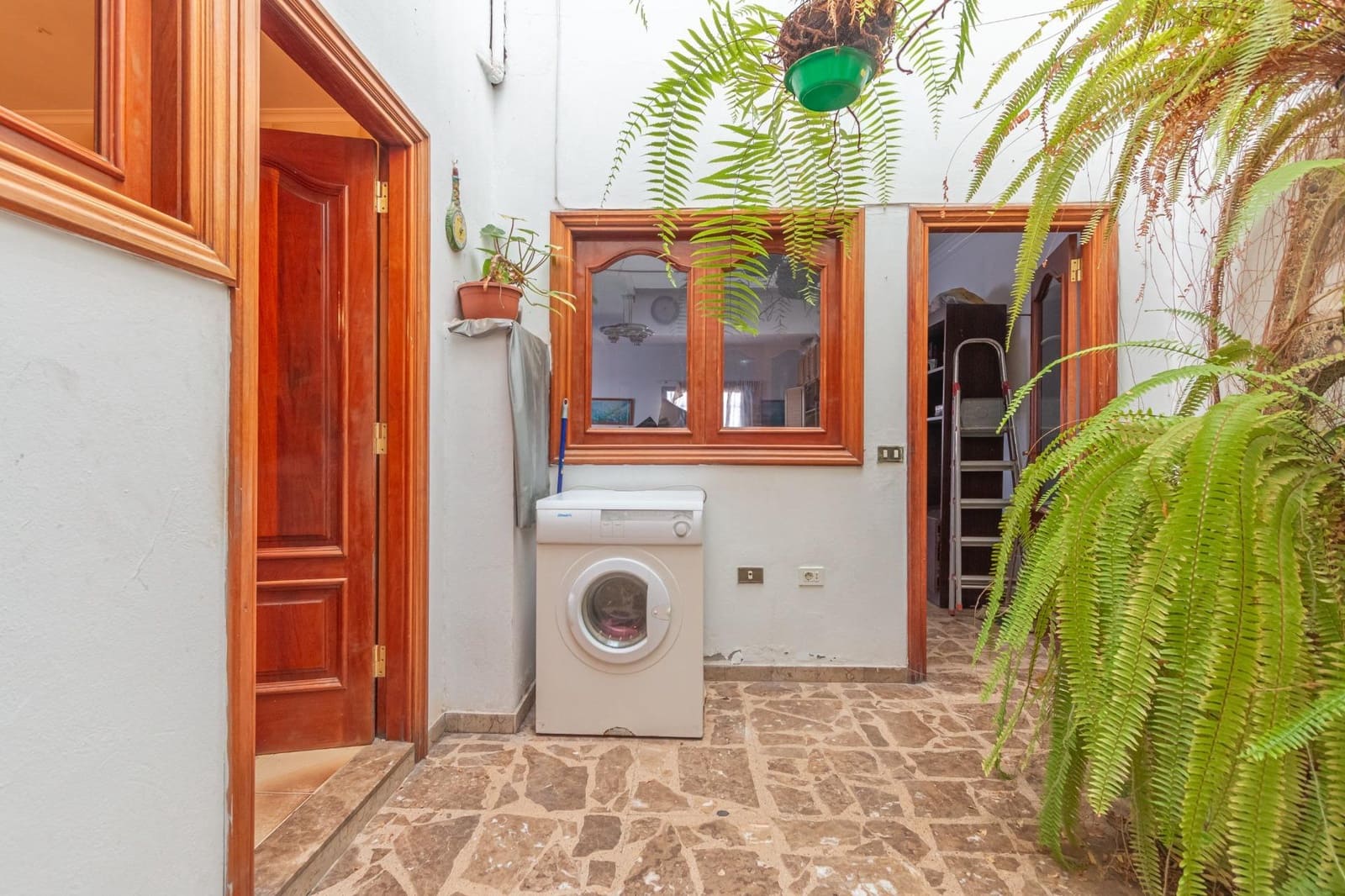 4 slaapkamer Commercieel te koop in Telde met garage - € 1.350.000 (Ref: 9390921)