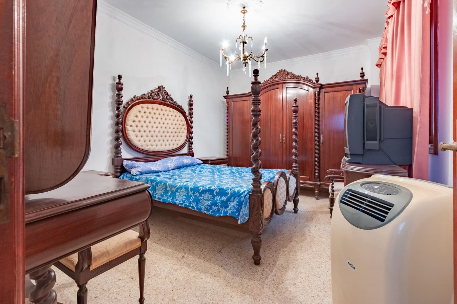 4 slaapkamer Commercieel te koop in Telde met garage - € 1.350.000 (Ref: 9390921)