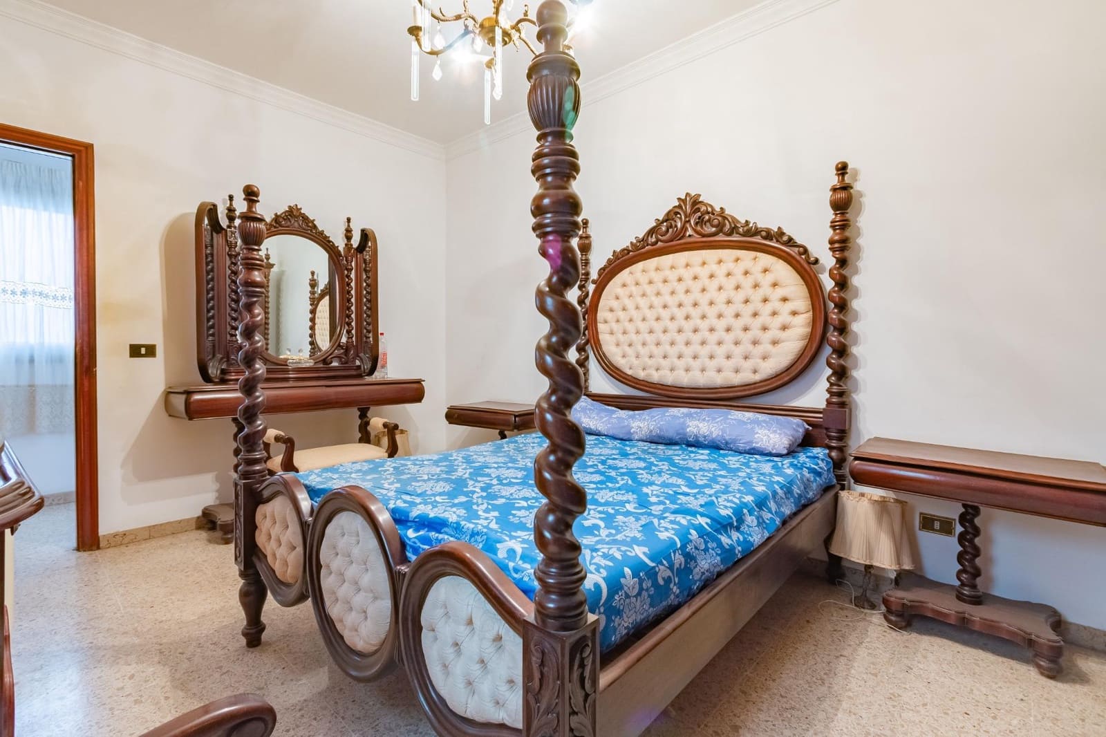 4 slaapkamer Commercieel te koop in Telde met garage - € 1.350.000 (Ref: 9390921)