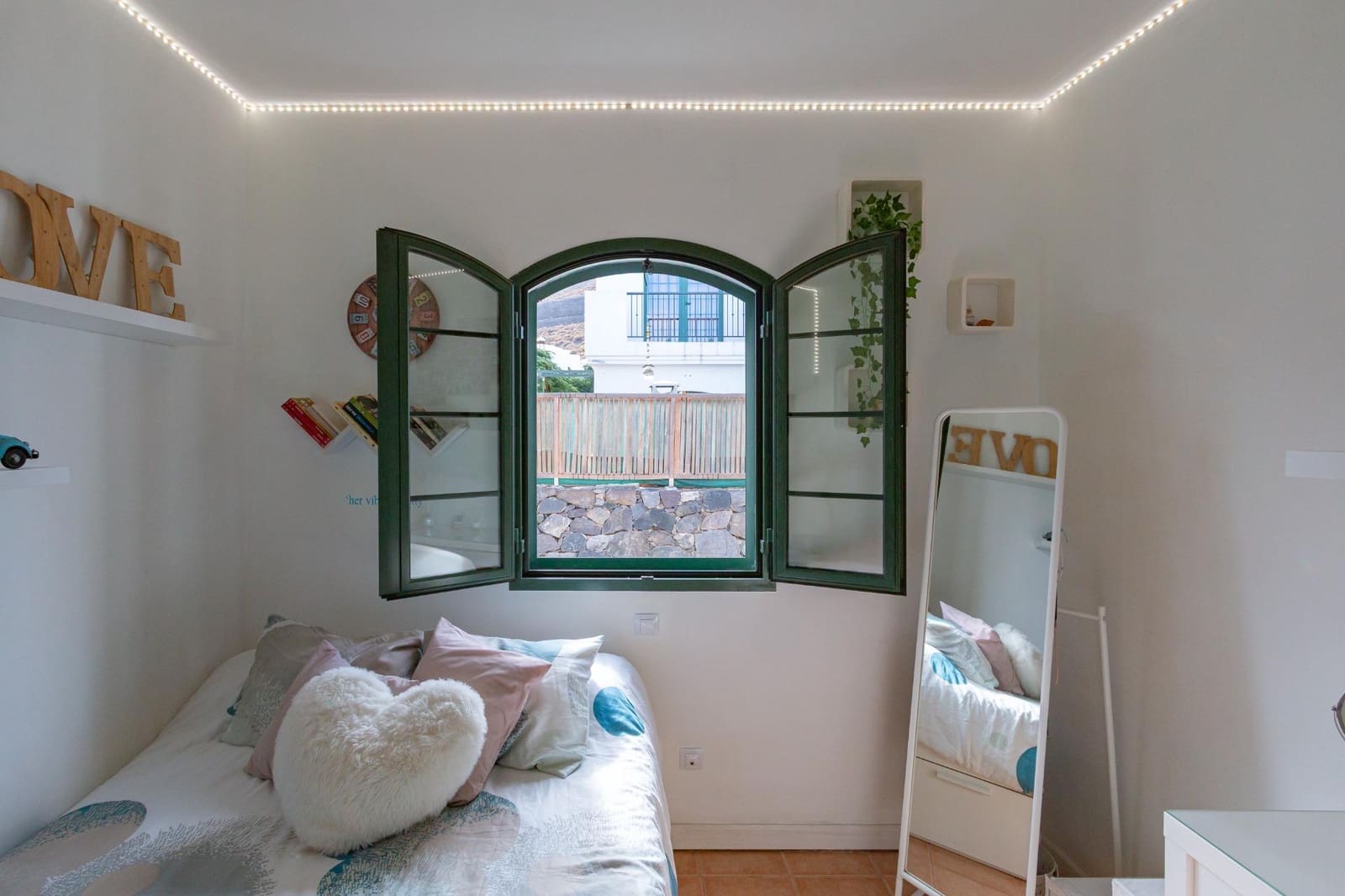 3 bedroom Apartment for sale in Agaete with garage - € 323,000 (Ref: 9411009)