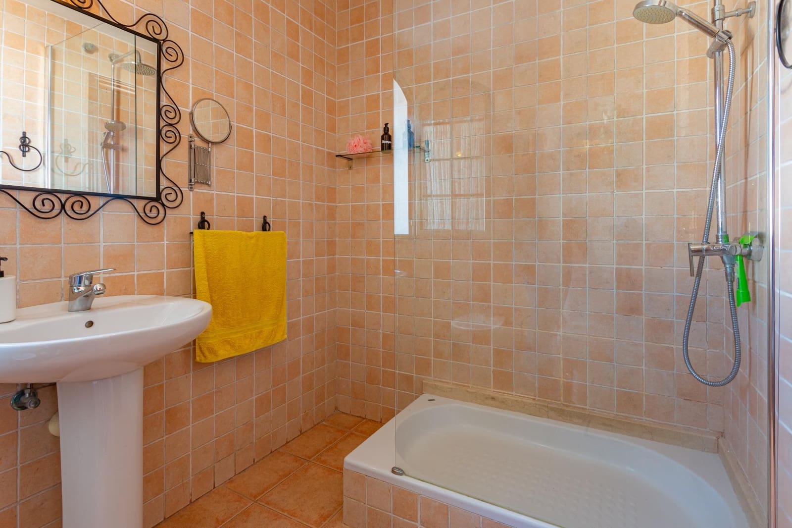 3 bedroom Apartment for sale in Agaete with garage - € 323,000 (Ref: 9411009)