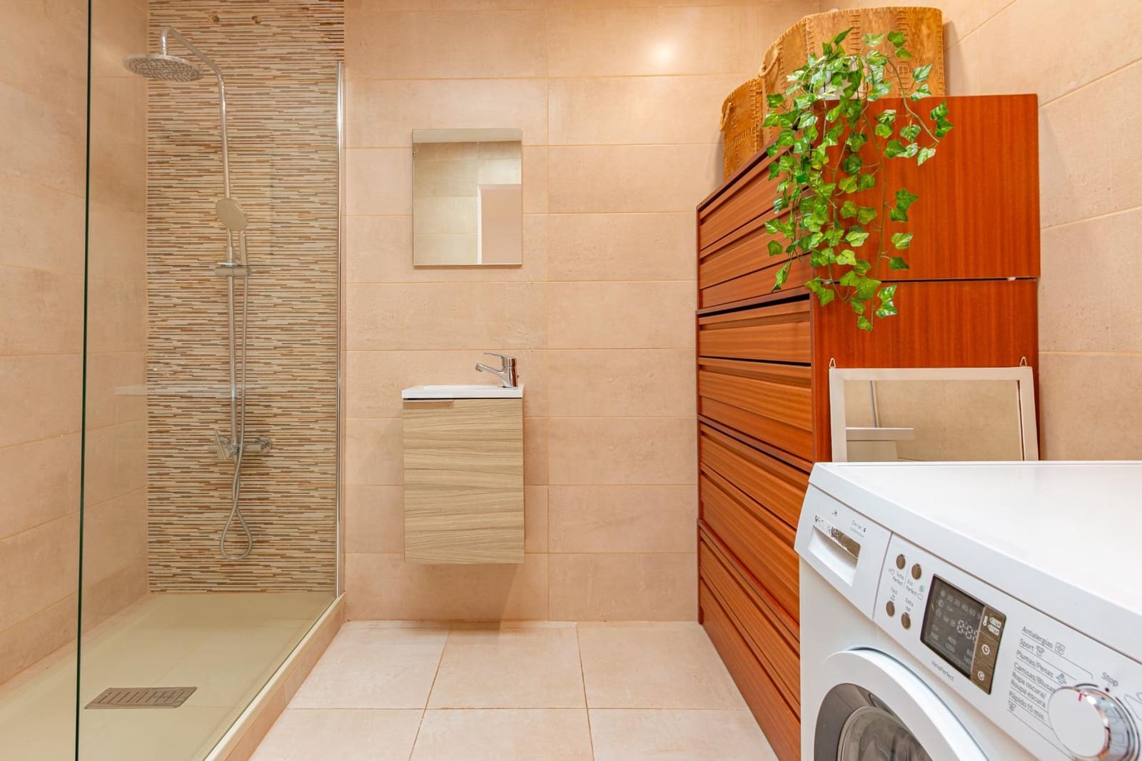 3 bedroom Apartment for sale in Agaete with garage - € 323,000 (Ref: 9411009)