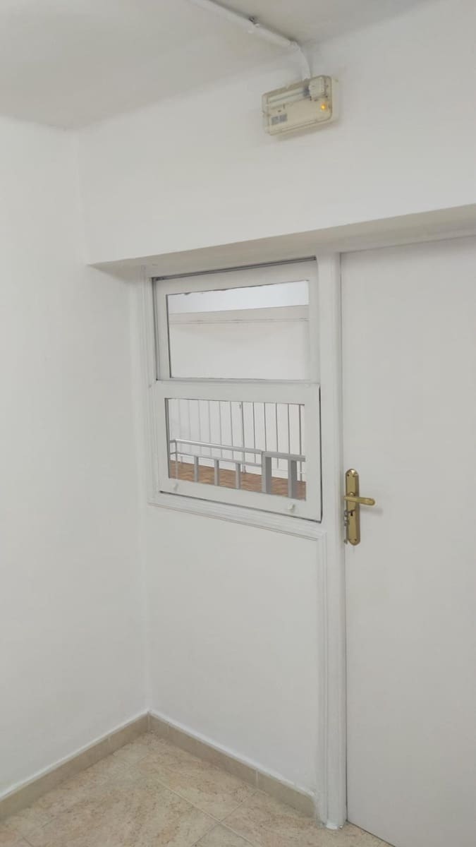 Kommersiell til salgs i Santa Cruz de Tenerife - € 287 000 (Ref: 9494674)