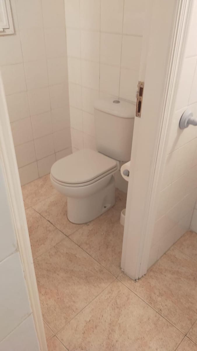 Kommersiell til salgs i Santa Cruz de Tenerife - € 287 000 (Ref: 9494674)