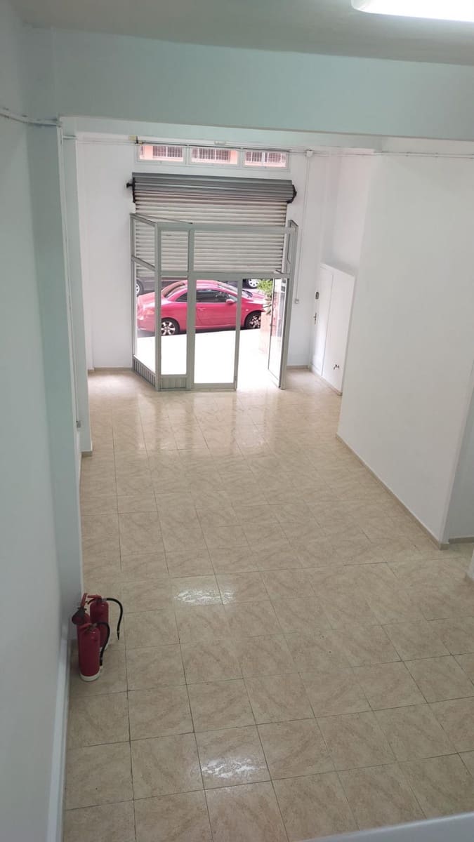 Kommersiell til salgs i Santa Cruz de Tenerife - € 287 000 (Ref: 9494674)