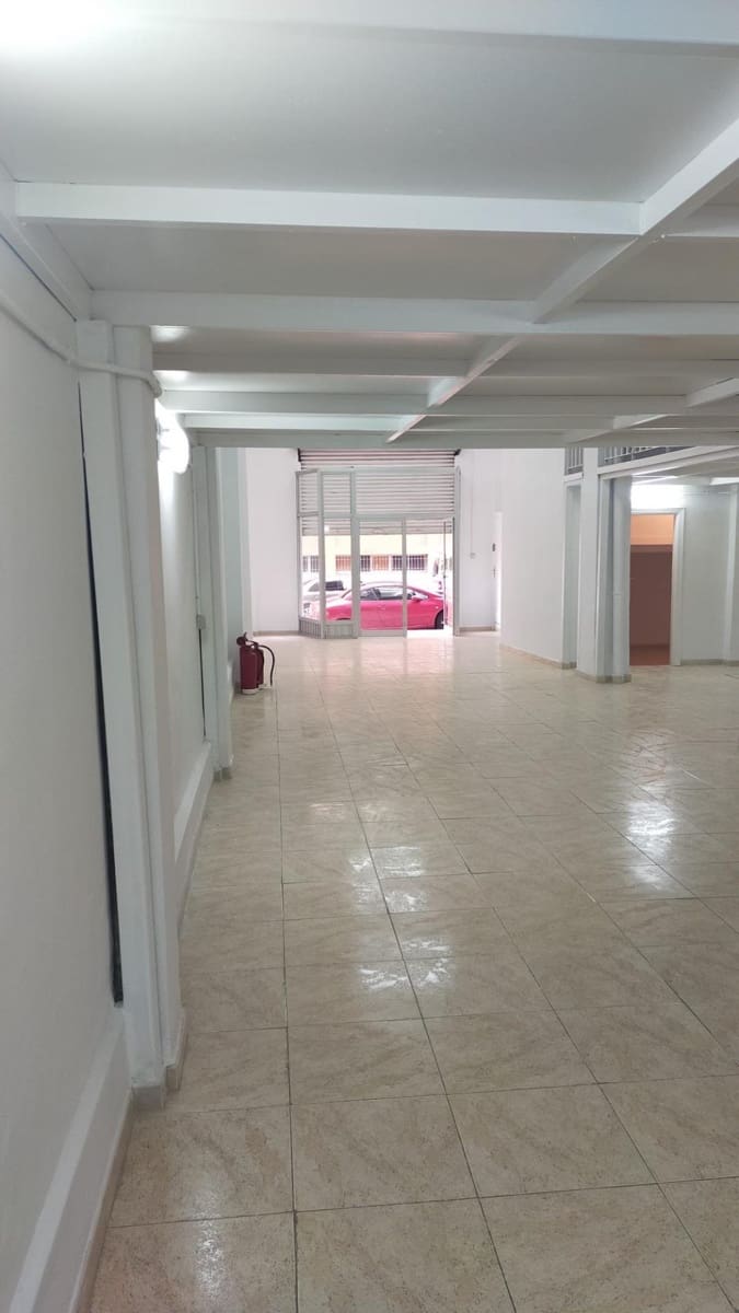 Kommersiell til salgs i Santa Cruz de Tenerife - € 287 000 (Ref: 9494674)