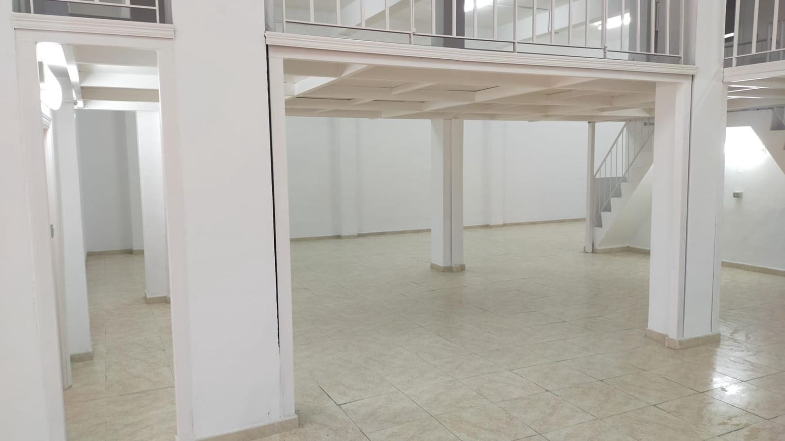 Kommersiell til salgs i Santa Cruz de Tenerife - € 287 000 (Ref: 9494674)