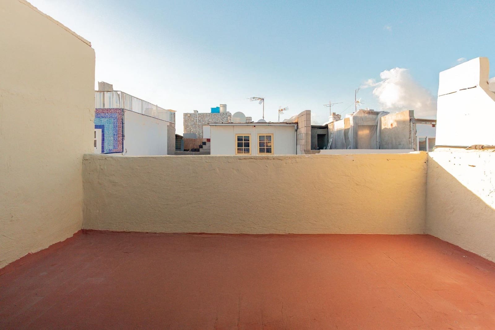 6 bedroom Terraced Villa for sale in Arguineguin - € 299,000 (Ref: 9504329)