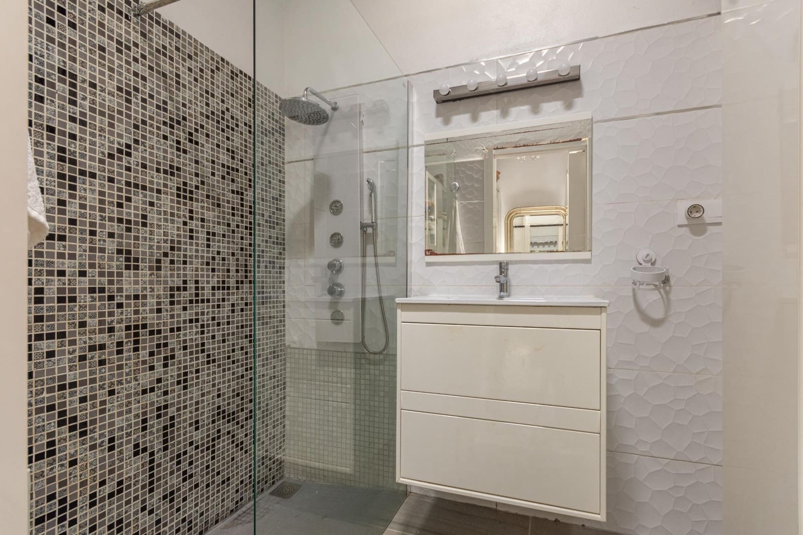 2 sovrum Finca/Hus på landet till salu i Las Palmas de Gran Canaria med garage - 369 000 € (Ref: 9571221)