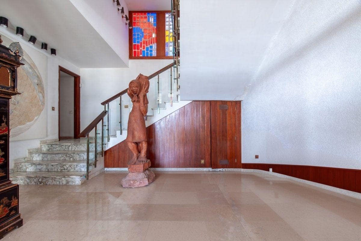 7 bedroom Villa for sale in Las Palmas de Gran Canaria with garage - € 1,990,000 (Ref: 9574664)