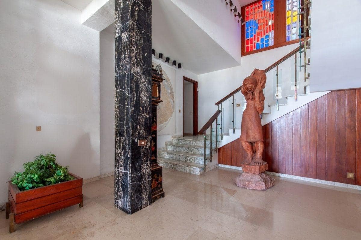 7 bedroom Villa for sale in Las Palmas de Gran Canaria with garage - € 1,990,000 (Ref: 9574664)