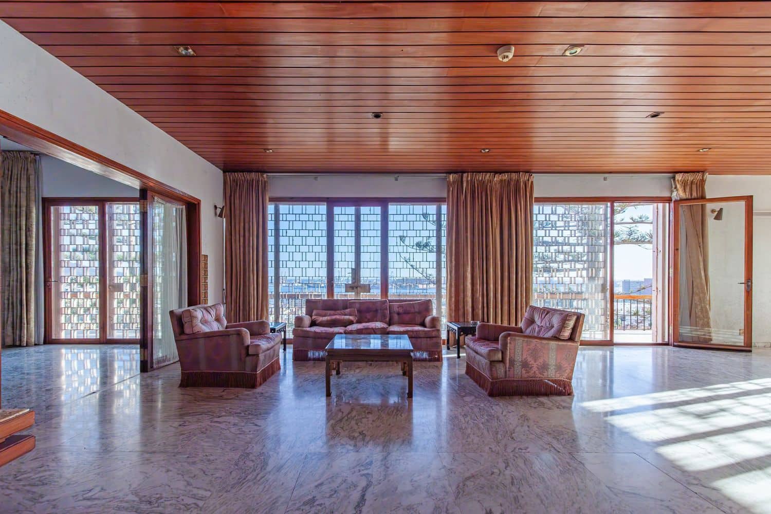 7 bedroom Villa for sale in Las Palmas de Gran Canaria with garage - € 1,990,000 (Ref: 9574664)