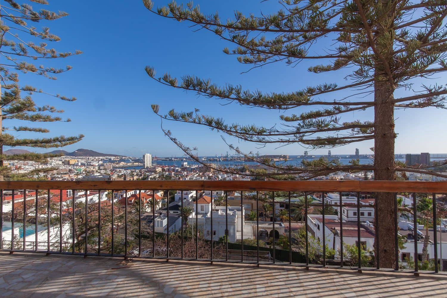 7 bedroom Villa for sale in Las Palmas de Gran Canaria with garage - € 1,990,000 (Ref: 9574664)