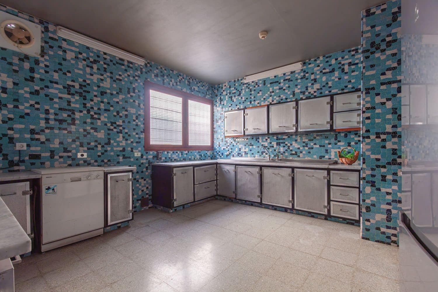 7 bedroom Villa for sale in Las Palmas de Gran Canaria with garage - € 1,990,000 (Ref: 9574664)