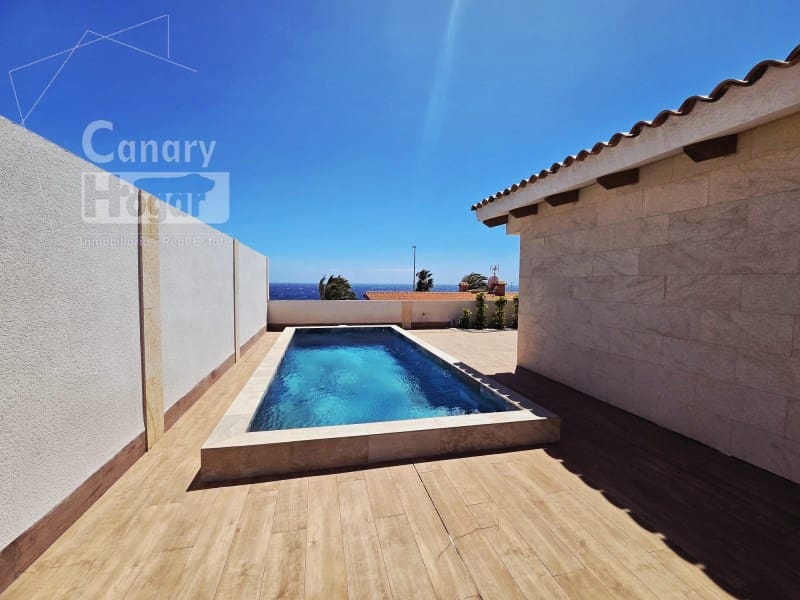 3 bedroom Villa for sale in Arico with pool garage - € 600,000 (Ref: 10003777)