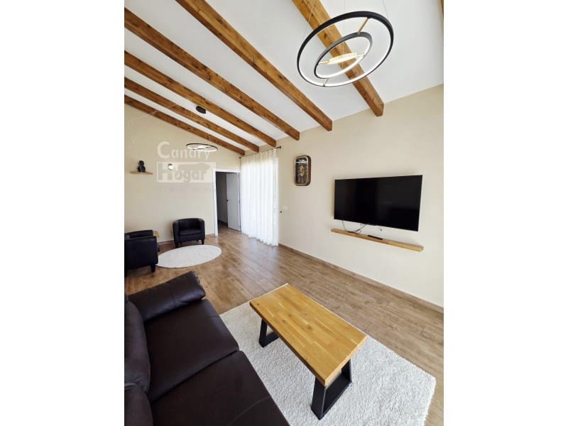 3 bedroom Villa for sale in Arico with pool garage - € 600,000 (Ref: 10003777)