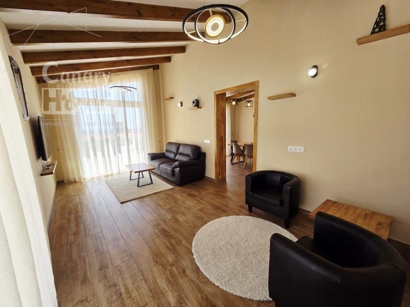 3 bedroom Villa for sale in Arico with pool garage - € 600,000 (Ref: 10003777)