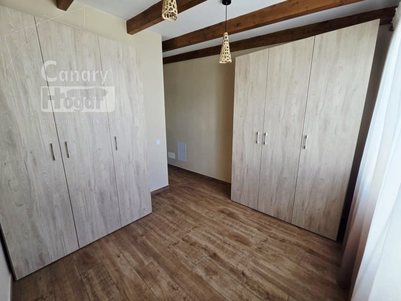 3 bedroom Villa for sale in Arico with pool garage - € 600,000 (Ref: 10003777)