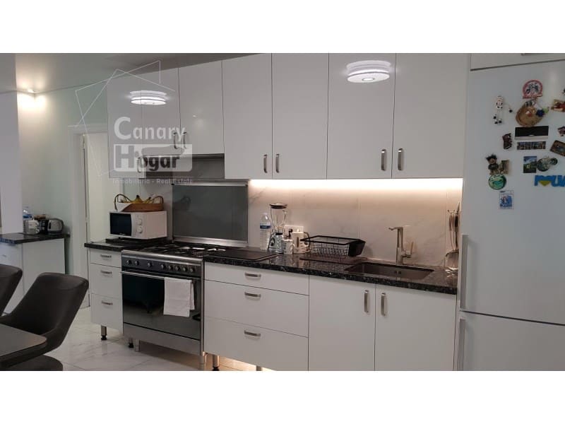 2 slaapkamer Flat te koop in Costa Adeje met garage - € 445.000 (Ref: 10013076)
