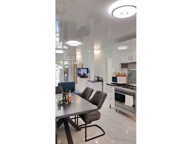 2 slaapkamer Flat te koop in Costa Adeje, Adeje met garage - € 445.000 (Ref: 10013076)