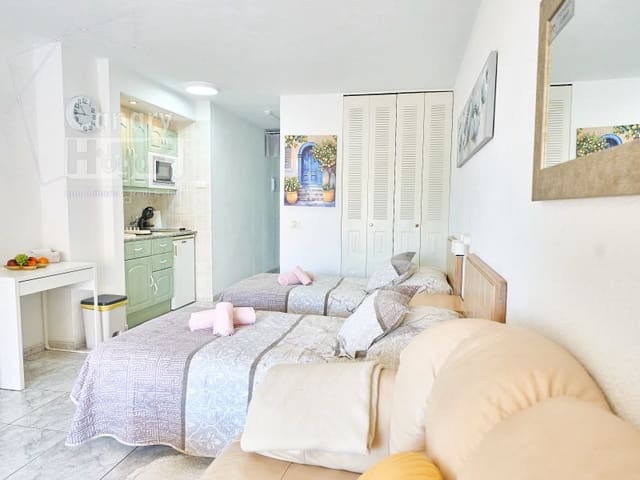 Studio te koop in Los Cristianos, Arona met zwembad - € 235.000 (Ref: 10064068)