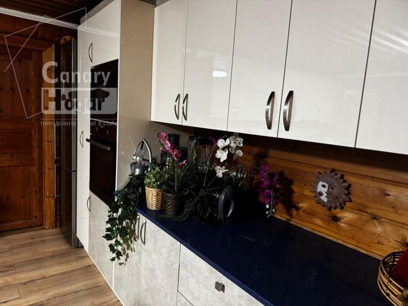 4 makuuhuone Maalaistalo vuokrattavana paikassa San Miguel de Abona mukana uima-altaan 
autotalli - 3 700 € (Ref: 10094421)