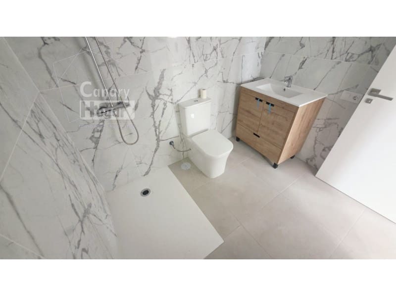 2 bedroom Apartment for sale in Adeje with garage - € 259,000 (Ref: 10102244)