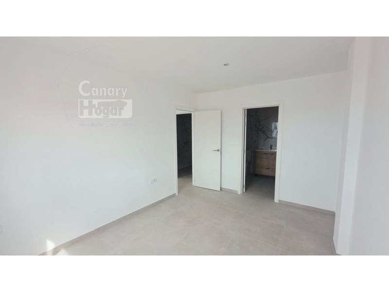 2 bedroom Apartment for sale in Adeje with garage - € 259,000 (Ref: 10102244)