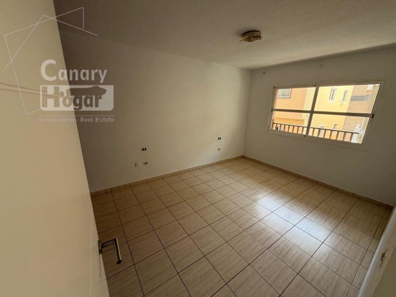 3 soveværelse Lejlighed til salg i San Isidro de Abona med garage - € 210.000 (Ref: 10182933)