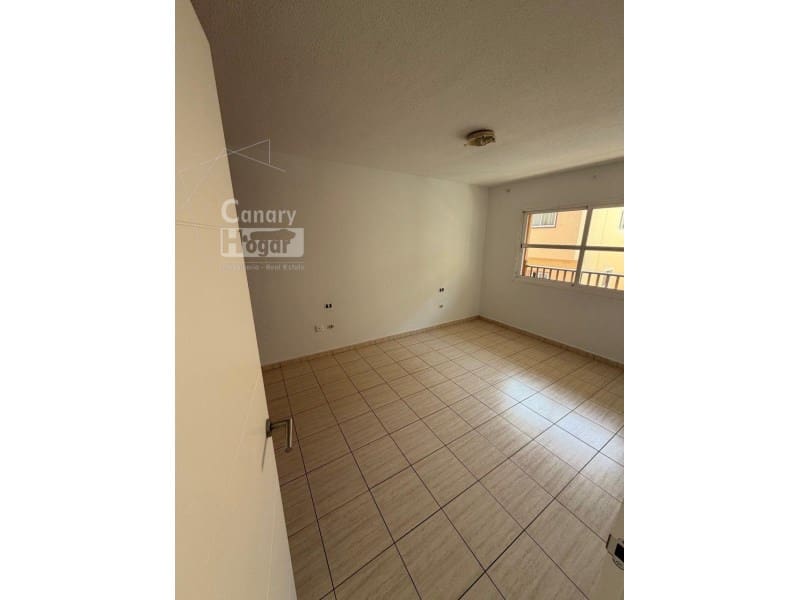 3 soveværelse Lejlighed til salg i San Isidro de Abona med garage - € 210.000 (Ref: 10182933)