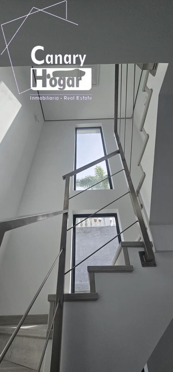 4 makuuhuone Huvila myytävänä paikassa El Madronal mukana uima-altaan 
autotalli - 1 800 000 € (Ref: 8419881)